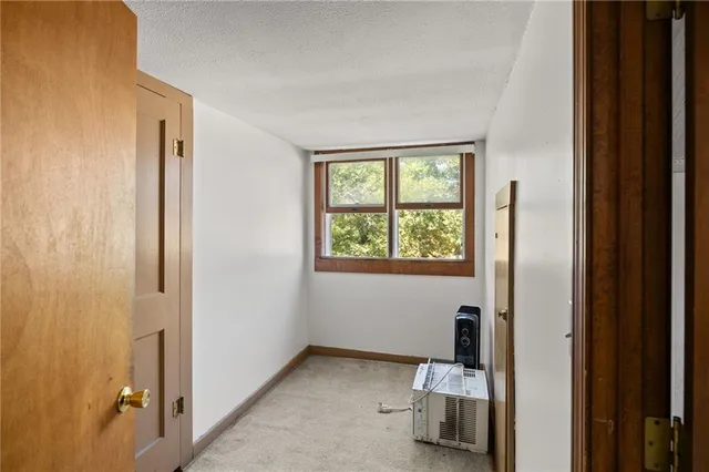 $194,500 | 104 East 4th Street, Stover, MO 65078