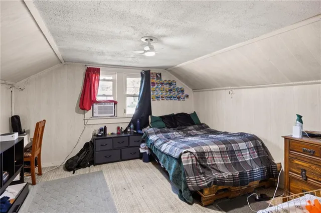 $194,500 | 104 East 4th Street, Stover, MO 65078