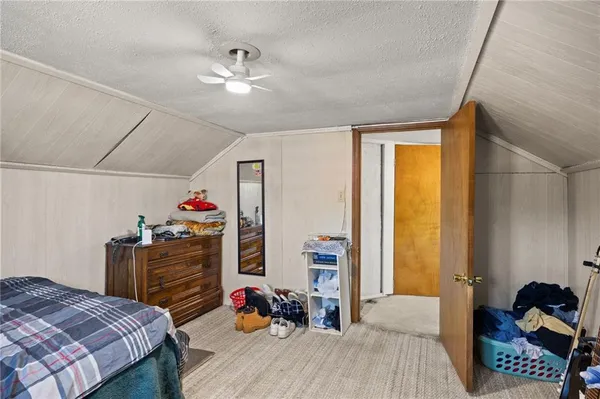 $194,500 | 104 East 4th Street, Stover, MO 65078