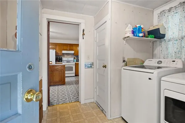 $194,500 | 104 East 4th Street, Stover, MO 65078