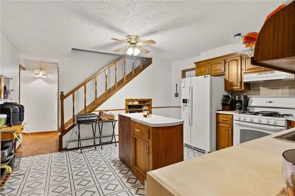 $194,500 | 104 East 4th Street, Stover, MO 65078