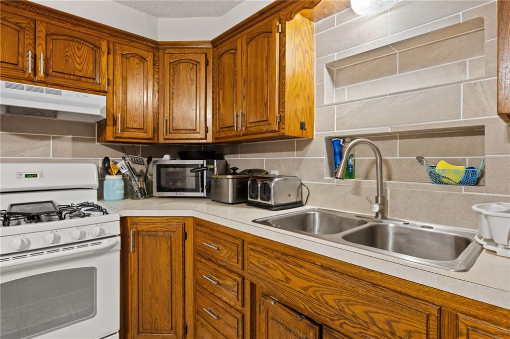 104 East 4th Street Stover, MO 65078 - Photo 5 of 42