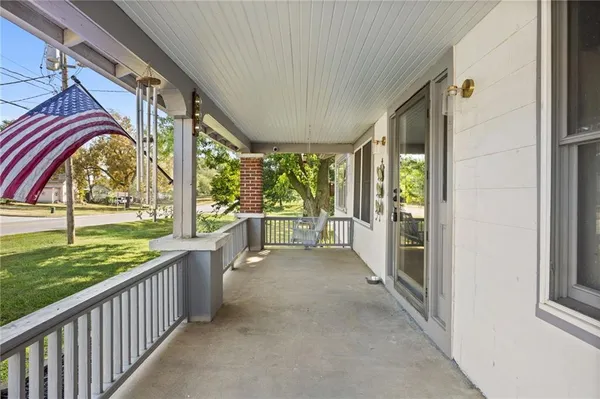 $194,500 | 104 East 4th Street, Stover, MO 65078