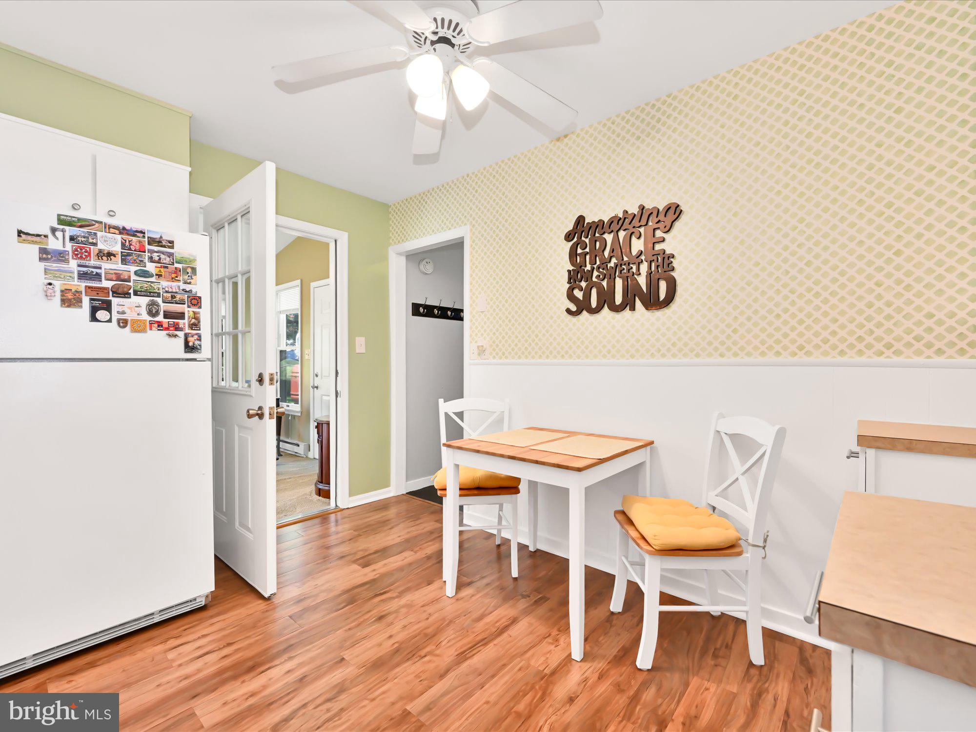 81 Arnold Road Enola, PA 17025 - Photo 10 of 25 Eat-in Kitchen space