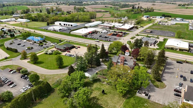 $575,000 | 11373 Highway 20, Galena, IL 61036