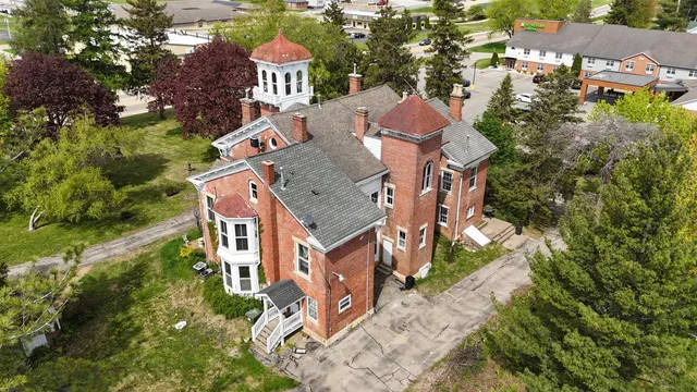 $575,000 | 11373 Highway 20, Galena, IL 61036