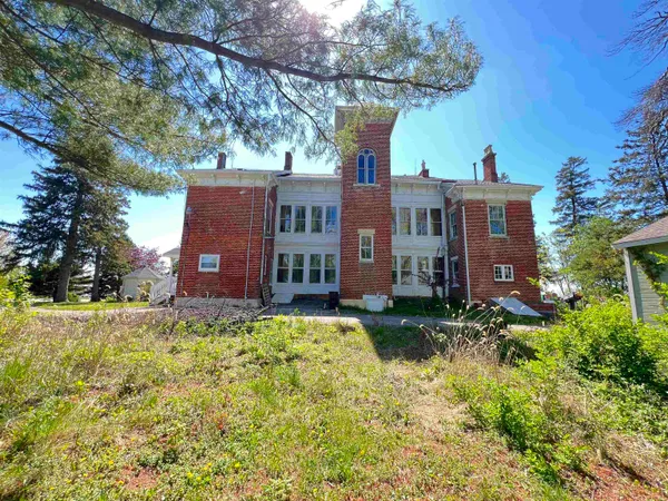 $555,000 | 11373 Highway 20, Galena, IL 61036