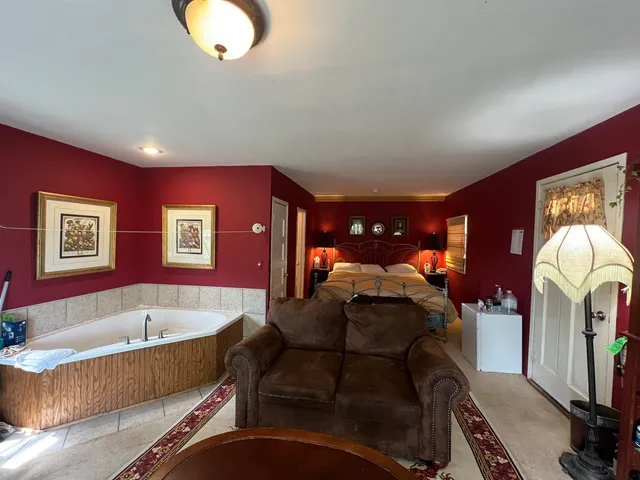 $575,000 | 11373 Highway 20, Galena, IL 61036