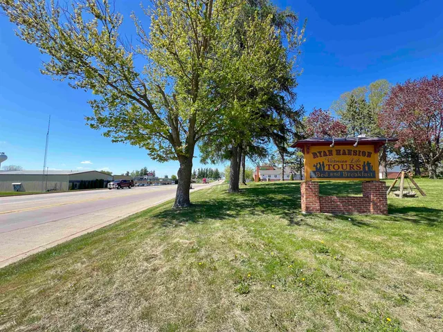 $575,000 | 11373 Highway 20, Galena, IL 61036