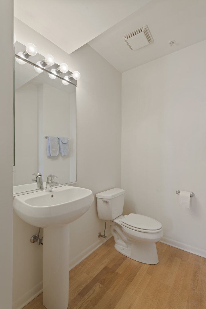 1740 Oak Avenue, Unit 508 Evanston, IL 60201 - Photo 5 of 7