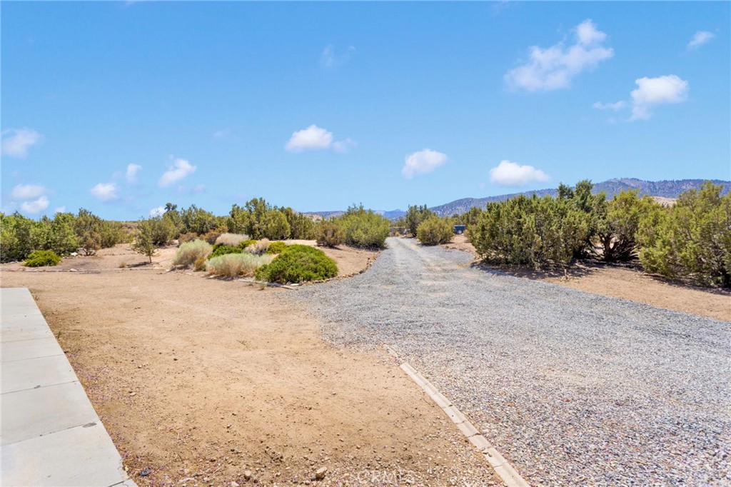 1220 Hollister Road Pinon Hills, CA 92372 - Photo 38 of 49