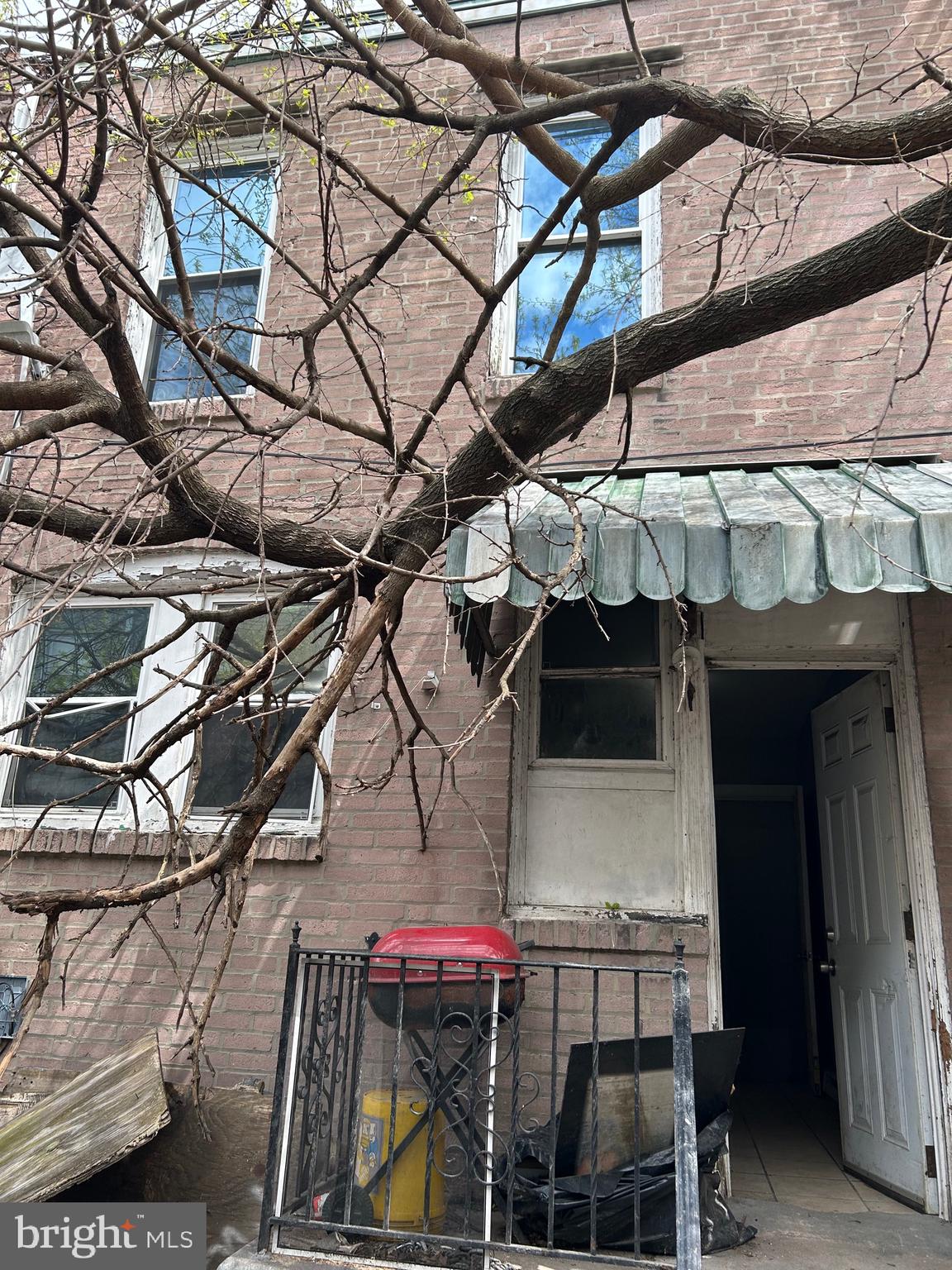 2610 Sylmar Street Philadelphia, PA 19142 - Photo 23 of 25 Backyard.