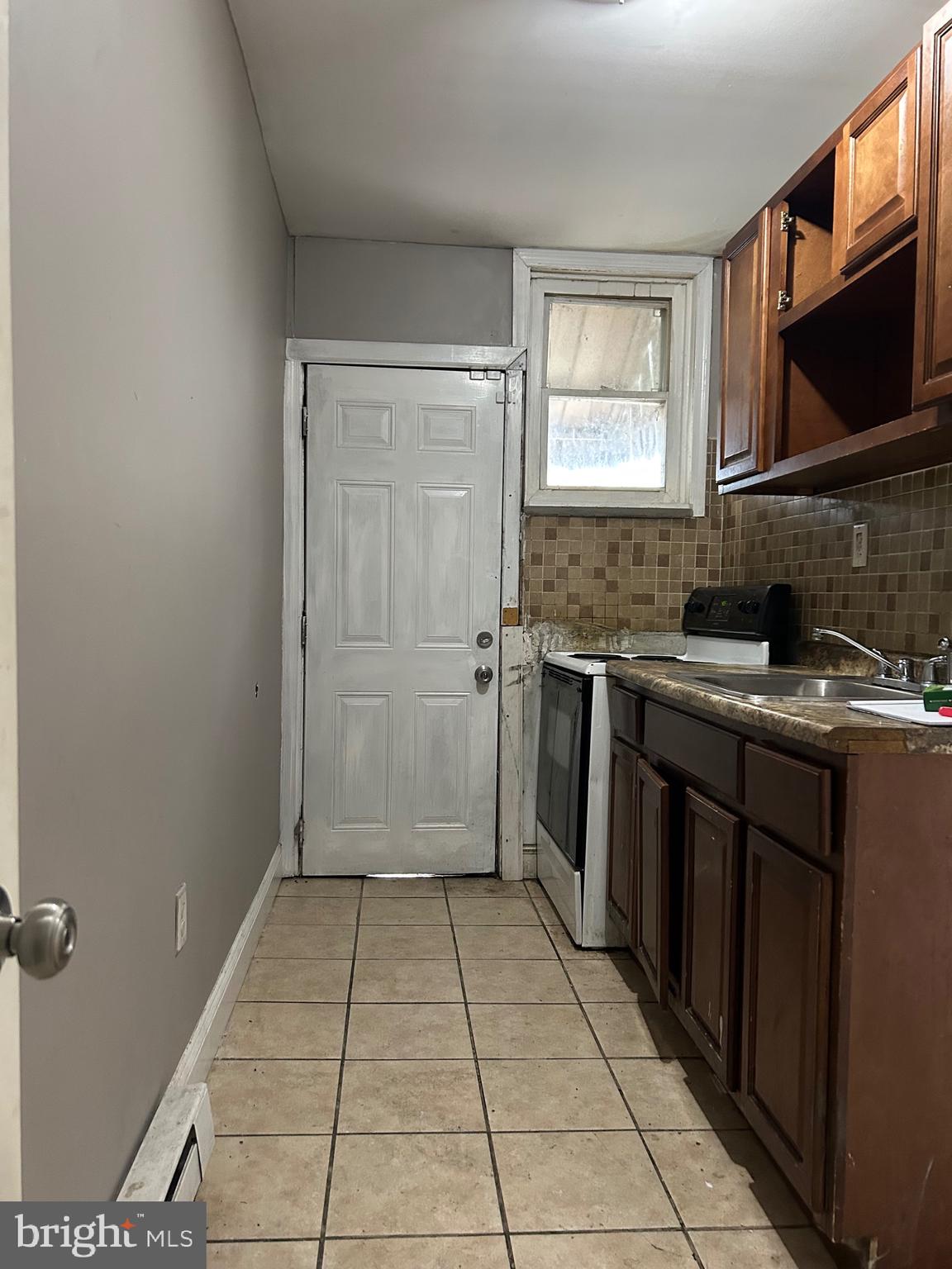 2610 Sylmar Street Philadelphia, PA 19142 - Photo 9 of 25