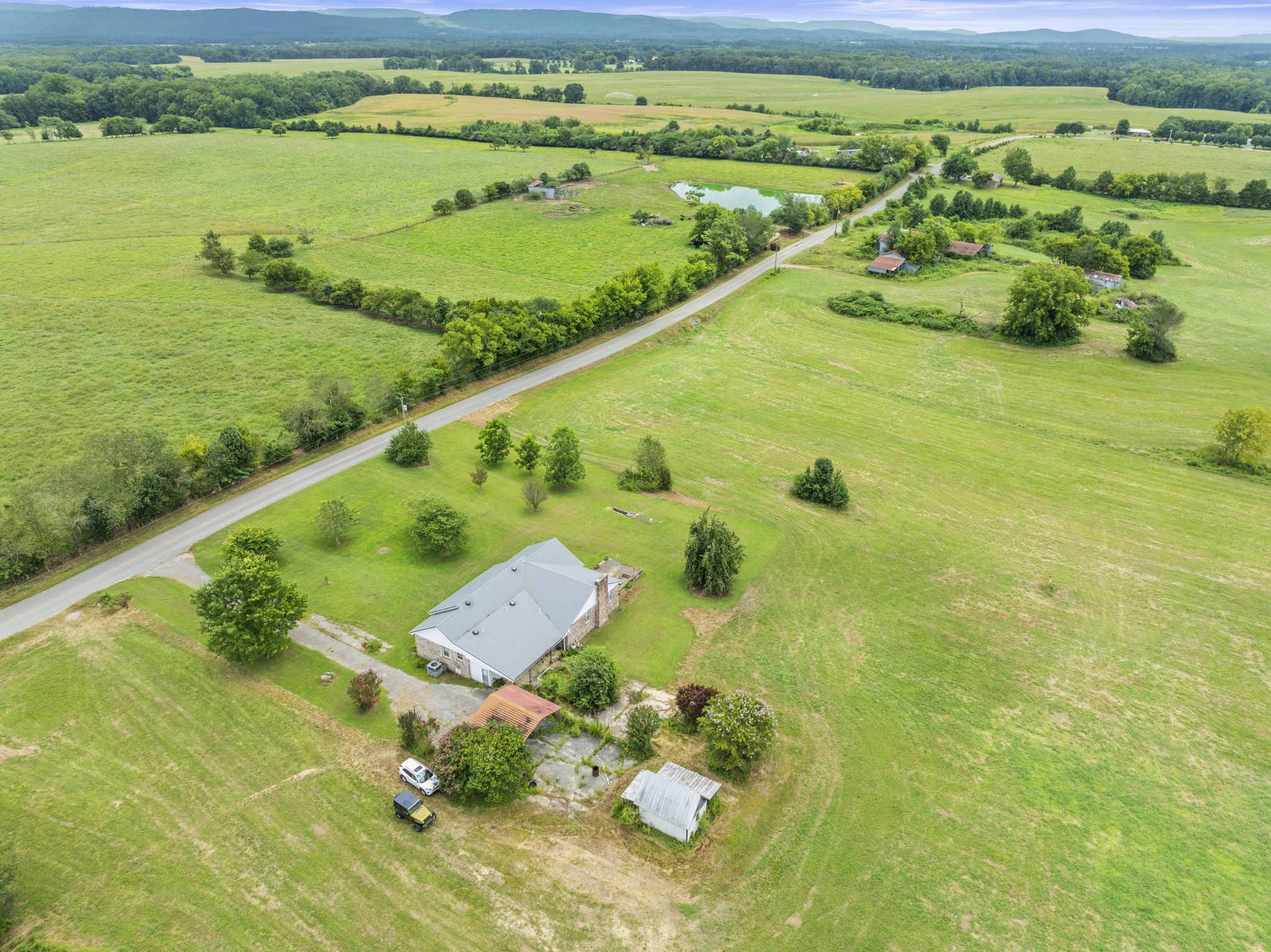 161 Stewarts Chapel Road Flintville, TN 37335 - Photo 10 of 39 a view of a city