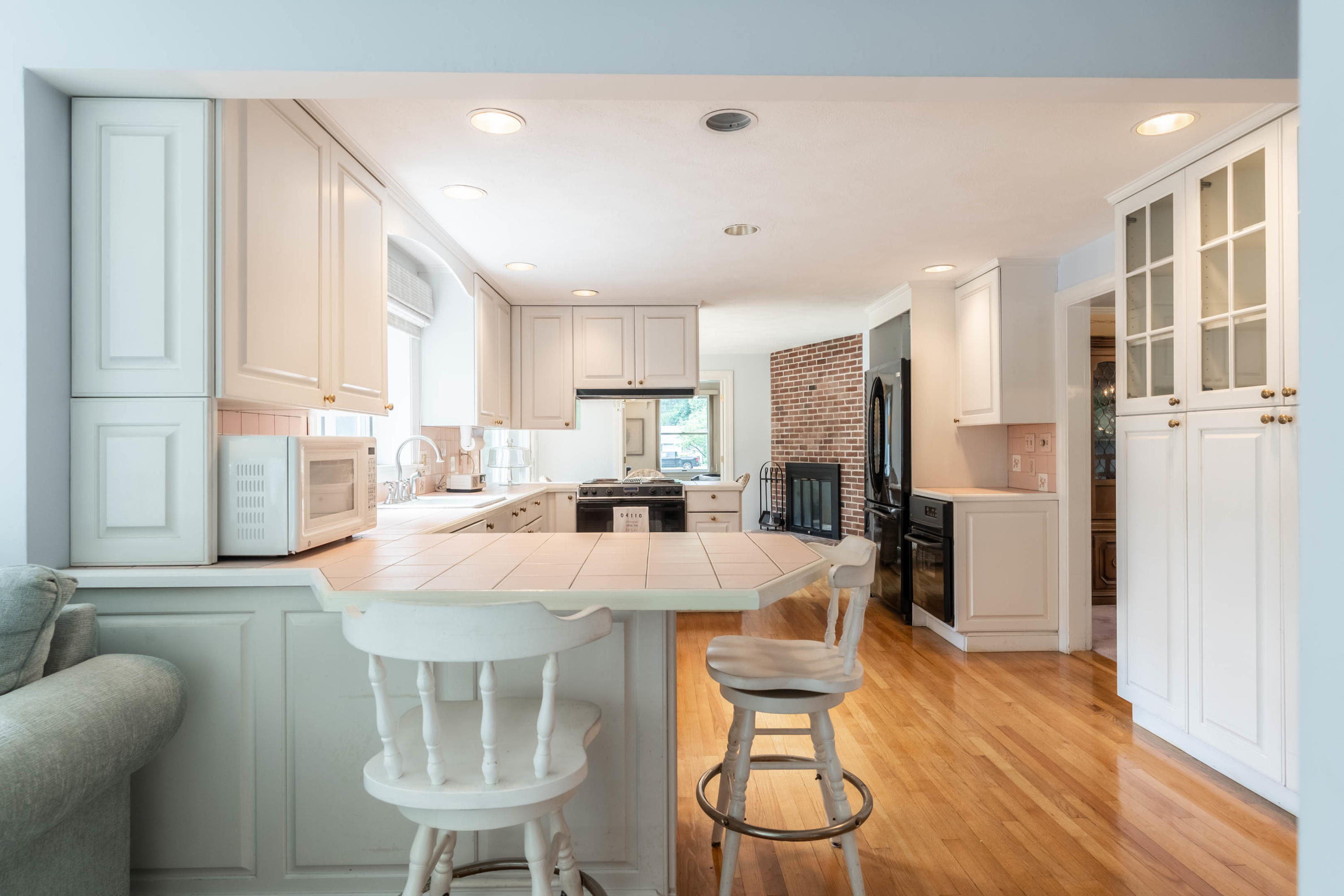 17 Foreside Road Cumberland, ME 04110 - Photo 16 of 48 17 Foreside_Kitchen
