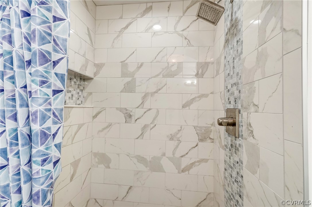 10618 Ridgerun Road Chesterfield, VA 23832 - Photo 22 of 36 a bathroom with a shower