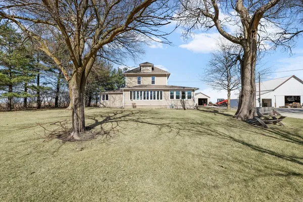 $299,900 | 422 East 600 North Road, Buckley, IL 60918