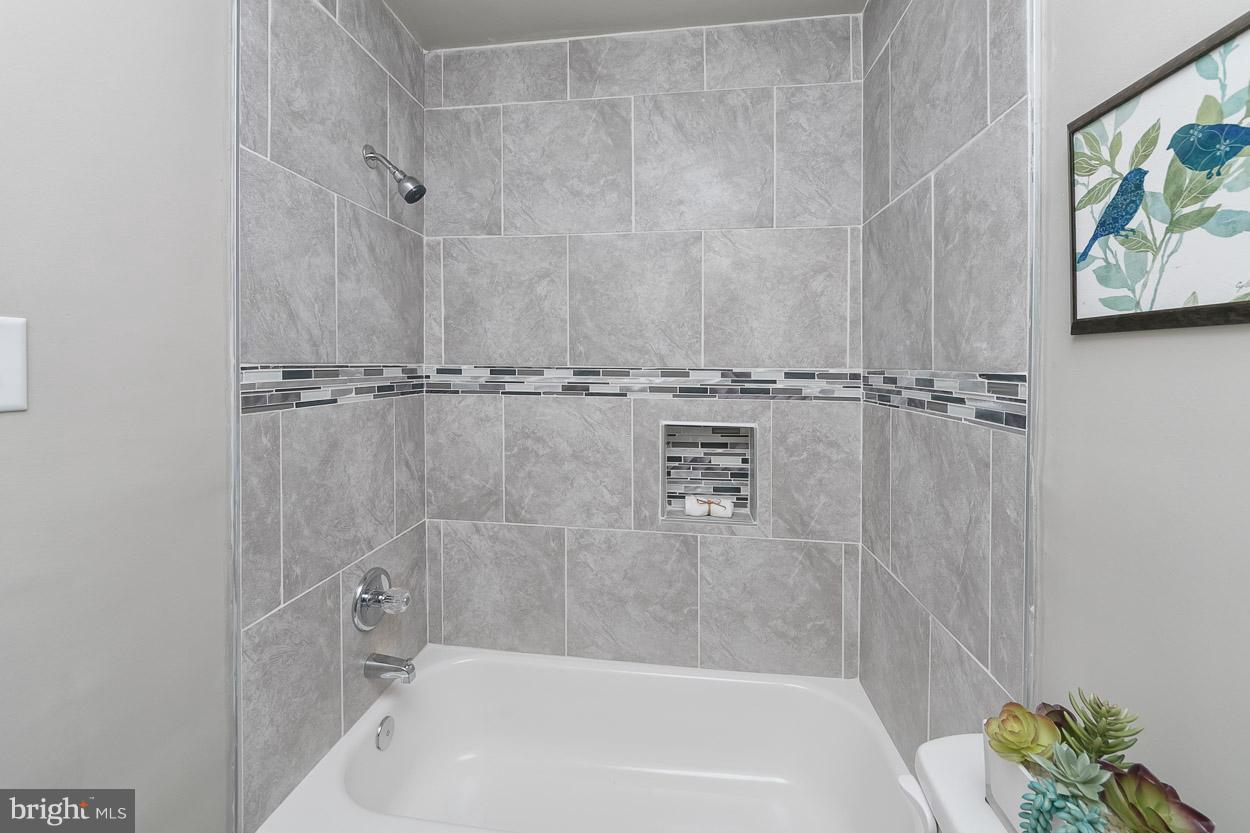 2801 Page Court Fallston, MD 21047 - Photo 22 of 30 a bathroom with a tub