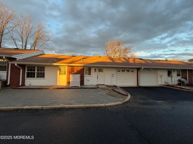 $274,911 | 833 B Inverness Court, Unit B, Lakewood, NJ 08701