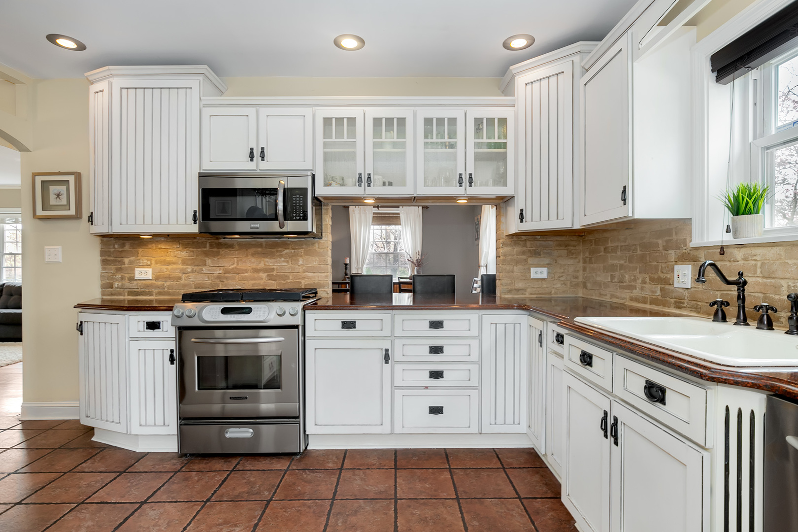 700 Selborne Road Riverside, IL 60546 - Photo 11 of 38