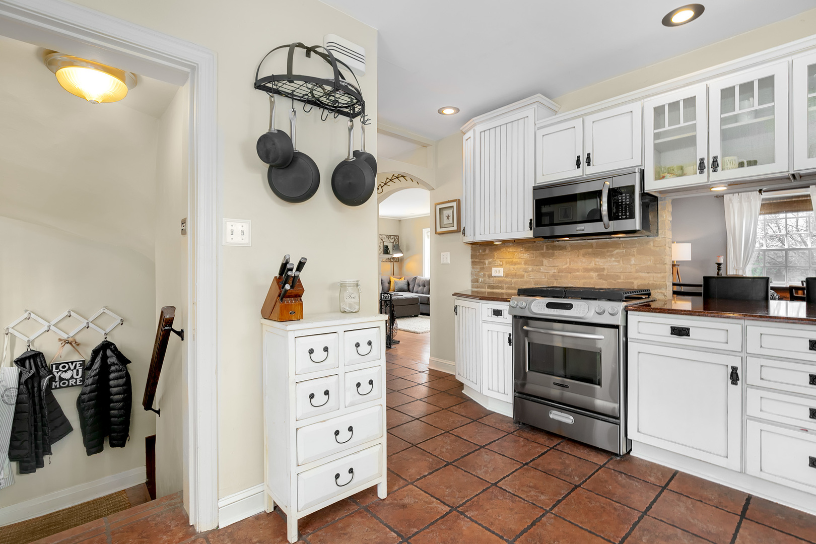700 Selborne Road Riverside, IL 60546 - Photo 12 of 38