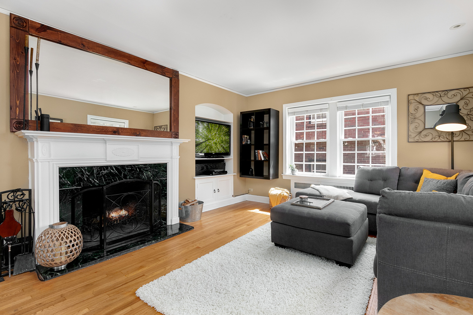 700 Selborne Road Riverside, IL 60546 - Photo 4 of 38