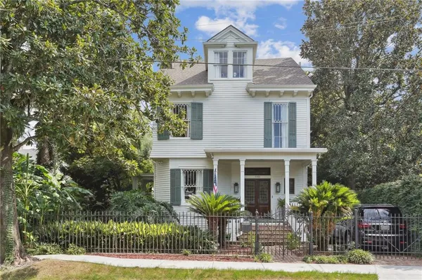 $1,949,000 | 5360 Chestnut Street, New Orleans, LA 70115