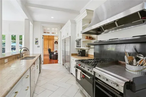 $1,995,000 | 5360 Chestnut Street, New Orleans, LA 70115