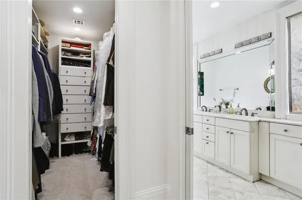 $1,949,000 | 5360 Chestnut Street, New Orleans, LA 70115