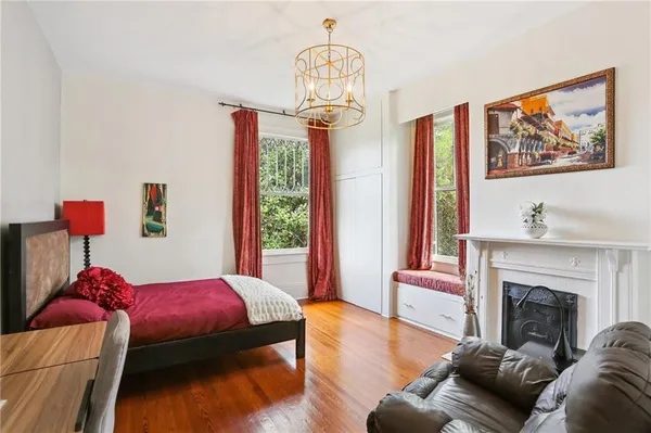 $1,949,000 | 5360 Chestnut Street, New Orleans, LA 70115