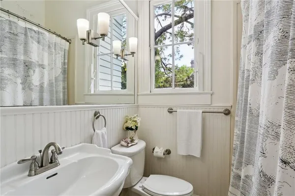 $1,949,000 | 5360 Chestnut Street, New Orleans, LA 70115