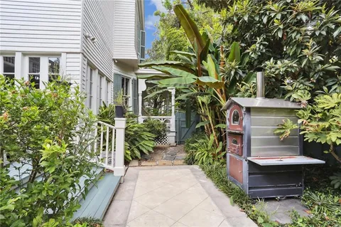 $1,995,000 | 5360 Chestnut Street, New Orleans, LA 70115