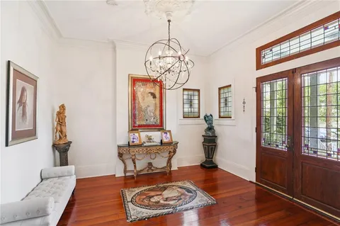 $1,995,000 | 5360 Chestnut Street, New Orleans, LA 70115