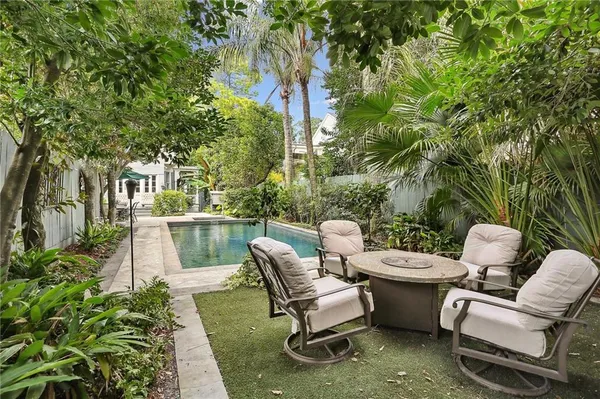 $1,949,000 | 5360 Chestnut Street, New Orleans, LA 70115