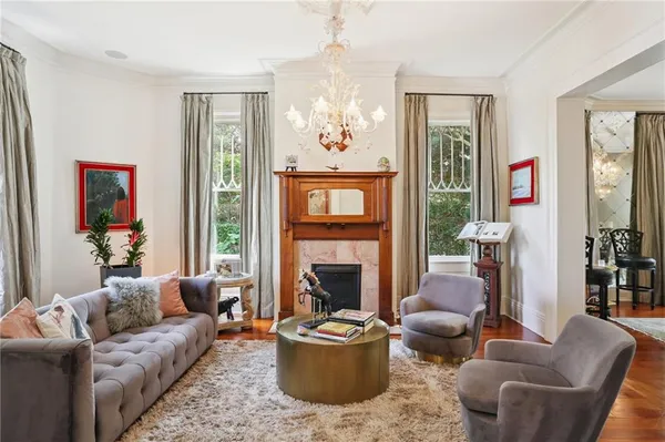 $1,949,000 | 5360 Chestnut Street, New Orleans, LA 70115