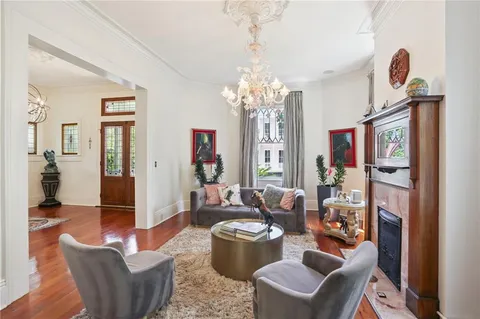 $1,995,000 | 5360 Chestnut Street, New Orleans, LA 70115