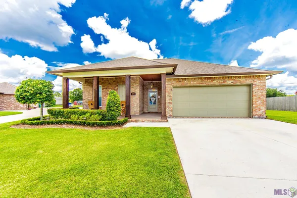 $320,000 | 209 Cres Estates Drive, Thibodaux, LA 70301