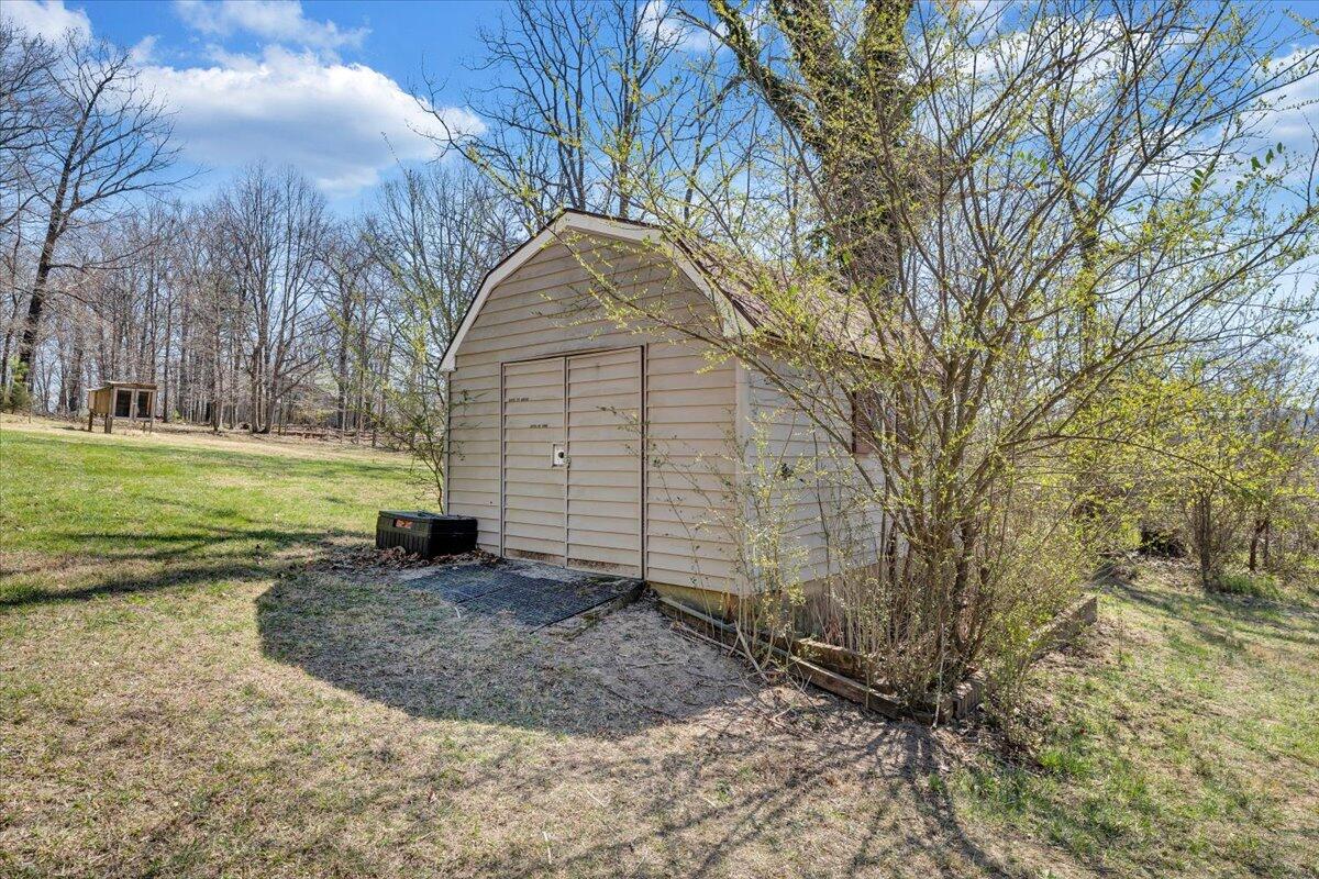 4385 Daugherty Road Salem, VA 24153 - Photo 24 of 36 23-MIB00099