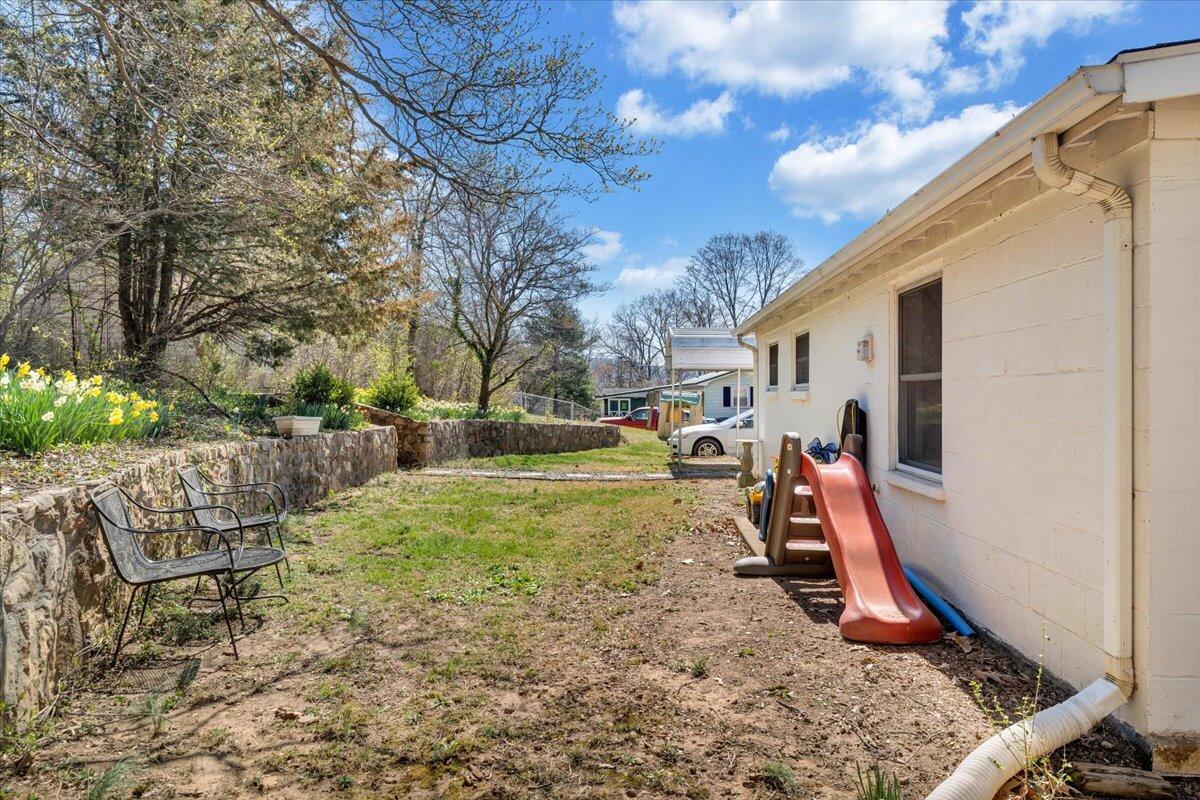 4385 Daugherty Road Salem, VA 24153 - Photo 33 of 36 32-MIB00129