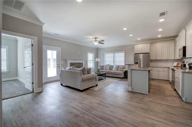 $329,990 | 146 Sunflower Circle, Cartersville, GA 30121