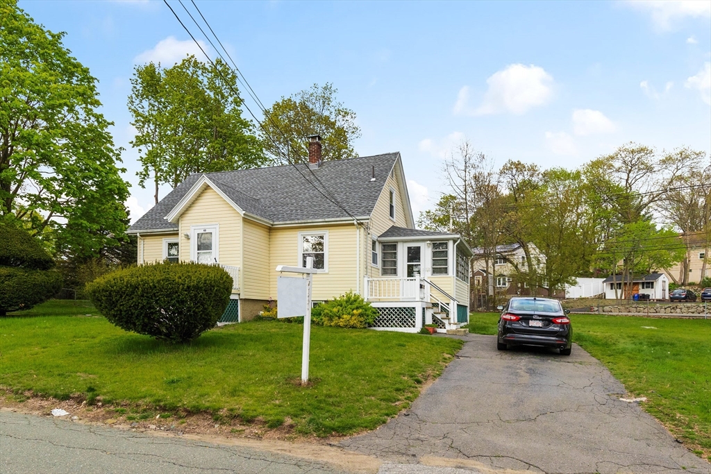 48 Riverbank Road Saugus, MA 01906 - Photo 4 of 34 Gallery Image 4