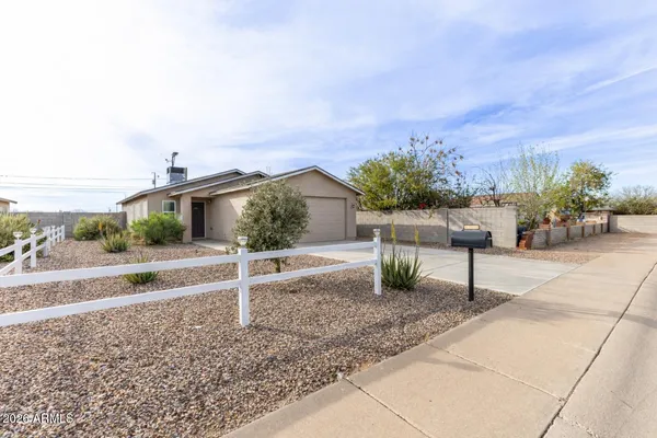 $270,000 | 860 South Main Street, Coolidge, AZ 85128