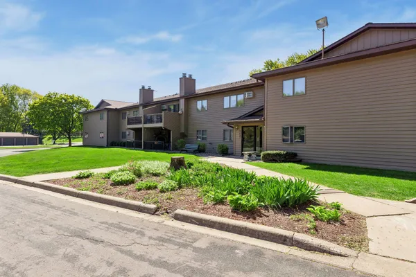 $170,000 | 5447 Babcock Trail, Unit S206, Inver Grove Heights, MN 55077