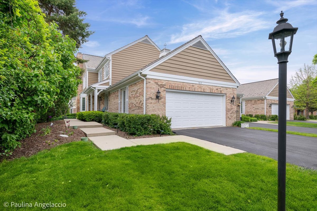 1417 West Shire Circle Inverness, IL 60067 - Photo 1 of 30