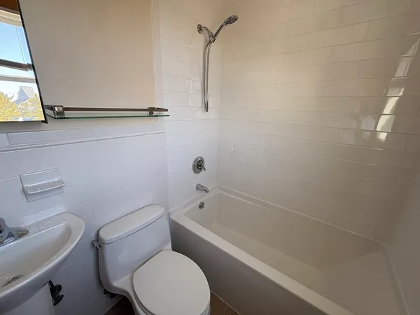 $2,800 | 2 Sandy Way, Newbury, MA 01951