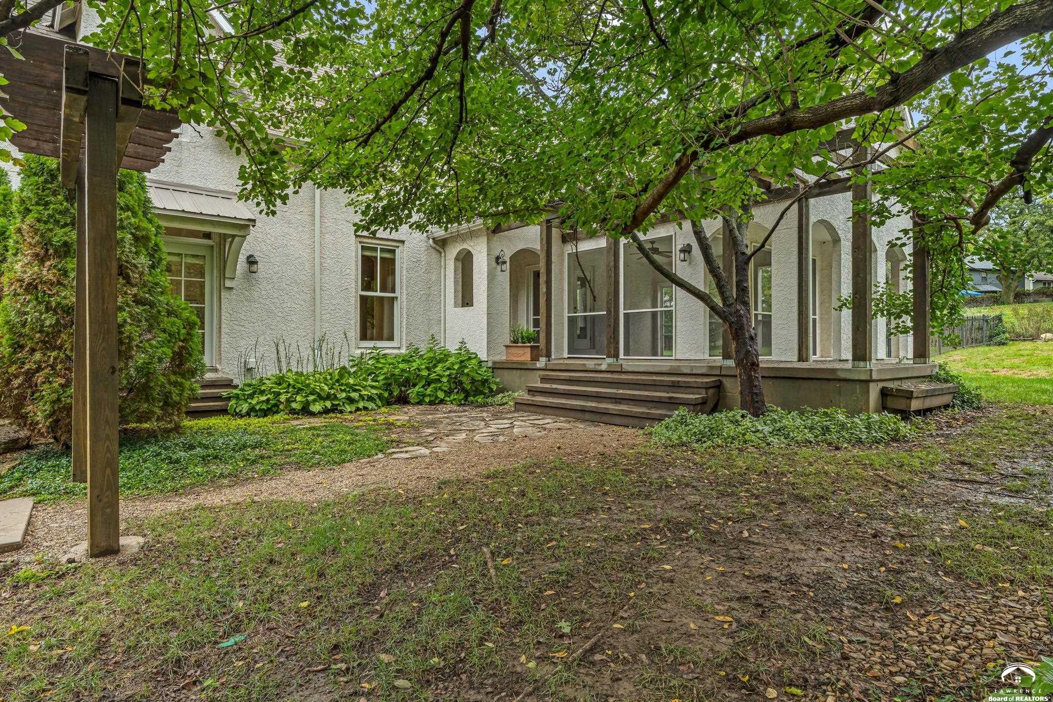 2812 Stratford Road Lawrence, KS 66049 - Photo 54 of 59 Gallery Image 54