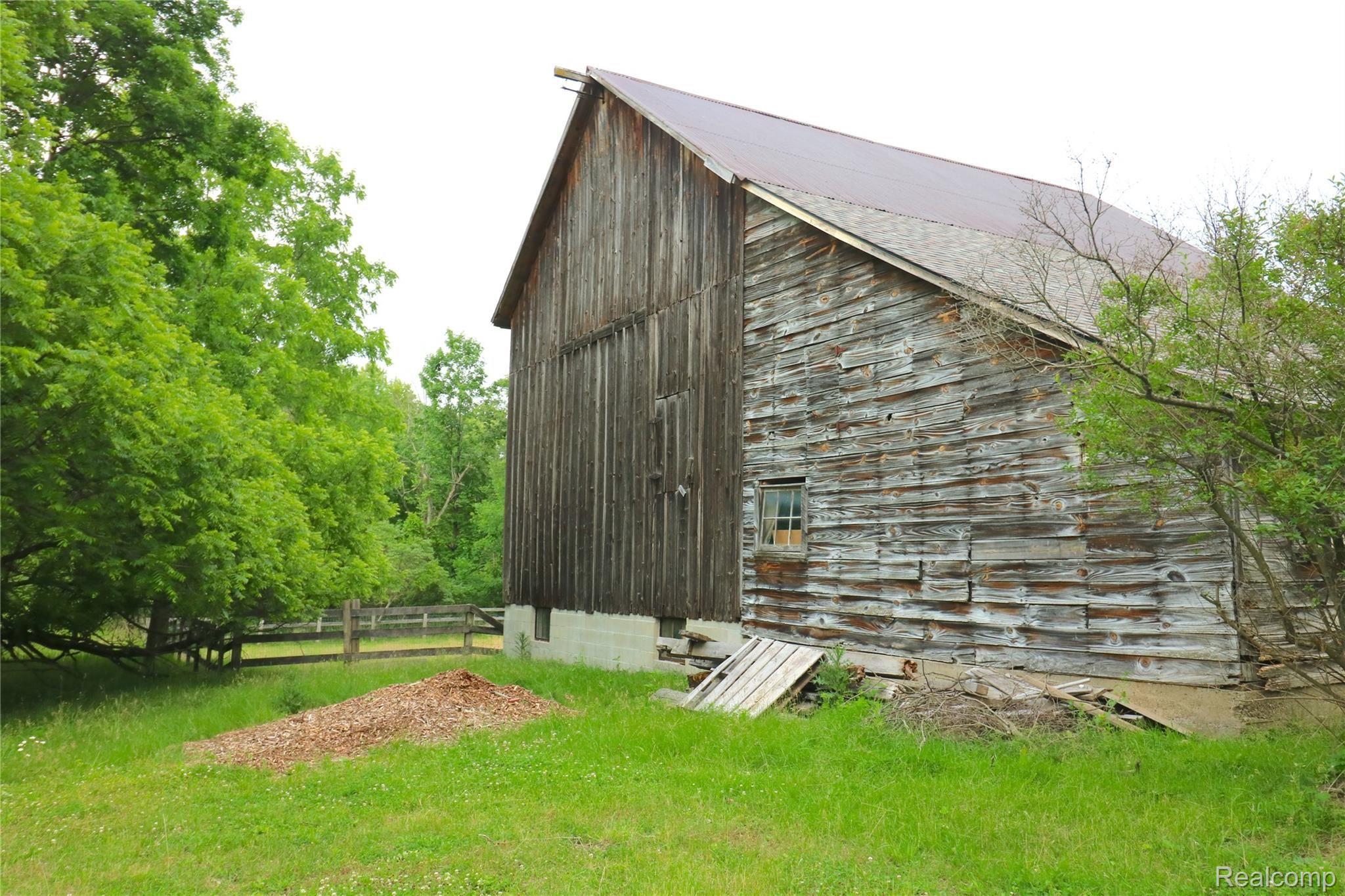 3725 Wilder Road Metamora, MI 48455 - Photo 7 of 11 IMG_7414.JPG