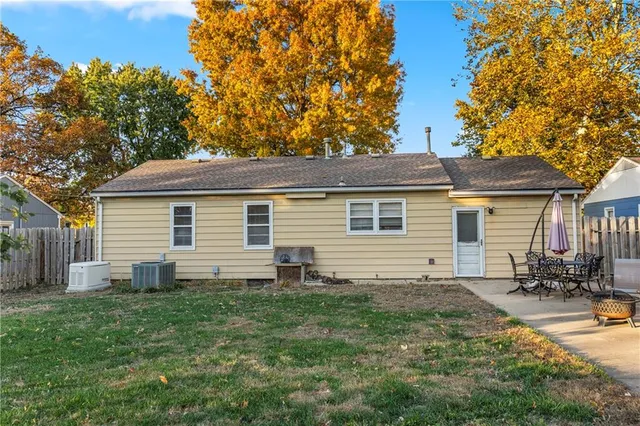 $250,000 | 13017 West 92nd Street, Lenexa, KS 66215