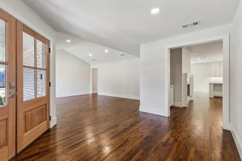 $1,595,000 | 6721 Meadowcreek Drive, Dallas, TX 75254