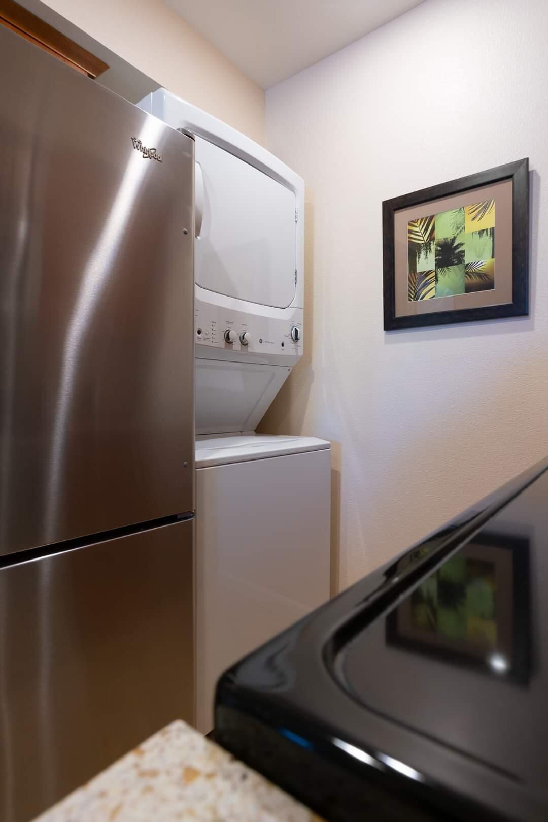 351 North Hermosa Drive, Unit 2A2 Palm Springs, CA 92262 - Photo 10 of 17 a bathroom with a sink and a mirror